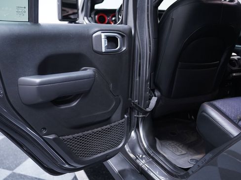 Used 2023 Jeep Gladiator Rubicon w/ LED Lighting Group image 34