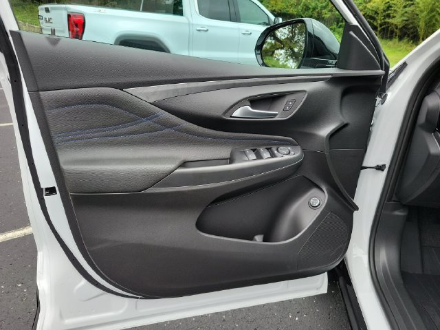New 2026 Buick Envista Sport Touring w/ Convenience I Package FWD image 17
