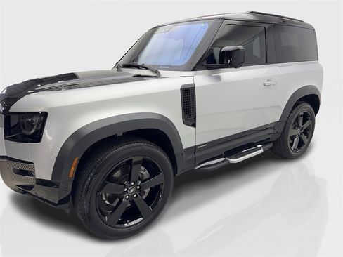 Used 2021 Land Rover Defender 90 X-Dynamic S image 4