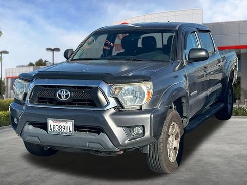 Used 2015 Toyota Tacoma 4x4 Double Cab w/ SR5 Package image 3