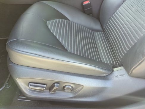 Used 2023 Toyota Camry SE w/ Convenience Package FWD image 11