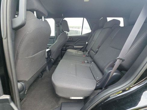 Used 2025 Toyota 4Runner SR5 AWD/4WD image 6