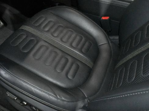 Used 2022 Rivian R1S Launch Edition image 11