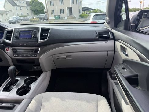 Used 2019 Honda Pilot LX image 29
