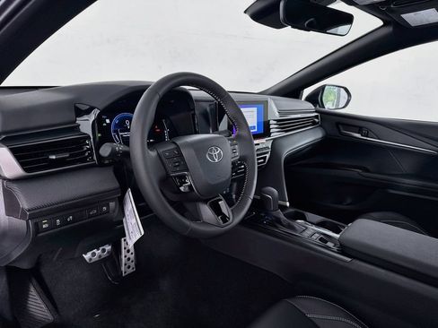 New 2026 Toyota Camry SE FWD image 13