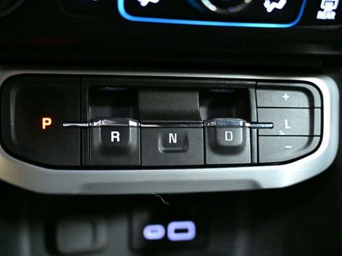 Used 2023 GMC Acadia SLT image 30