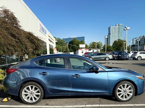 Used 2017 MAZDA MAZDA3 Touring FWD image 8