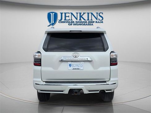 Used 2020 Toyota 4Runner Limited image 4
