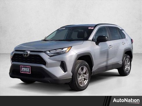 Used 2025 Toyota RAV4 LE AWD/4WD image 1