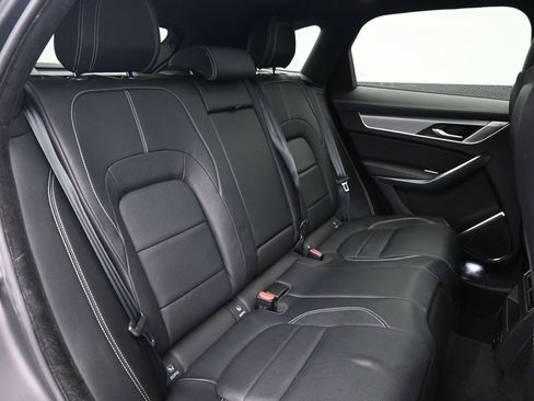 Used 2021 Jaguar F-PACE R-Dynamic S image 24