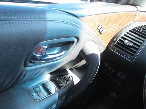 Used 2015 INFINITI QX80 4WD w/ Driver's Assistance Package image 27