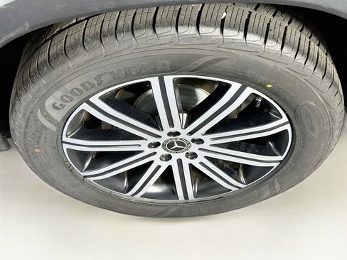Used 2024 Mercedes-Benz GLE 350 4MATIC image 31