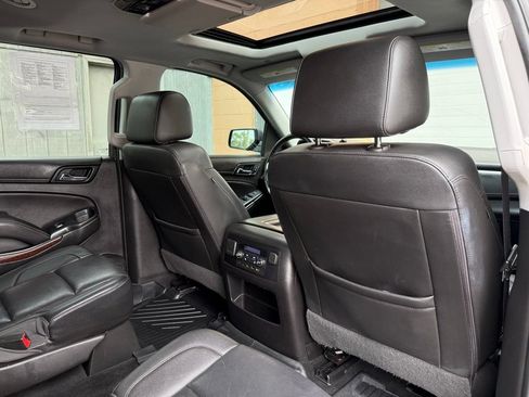 Used 2018 GMC Yukon SLT w/ Premium Edition AWD/4WD image 32