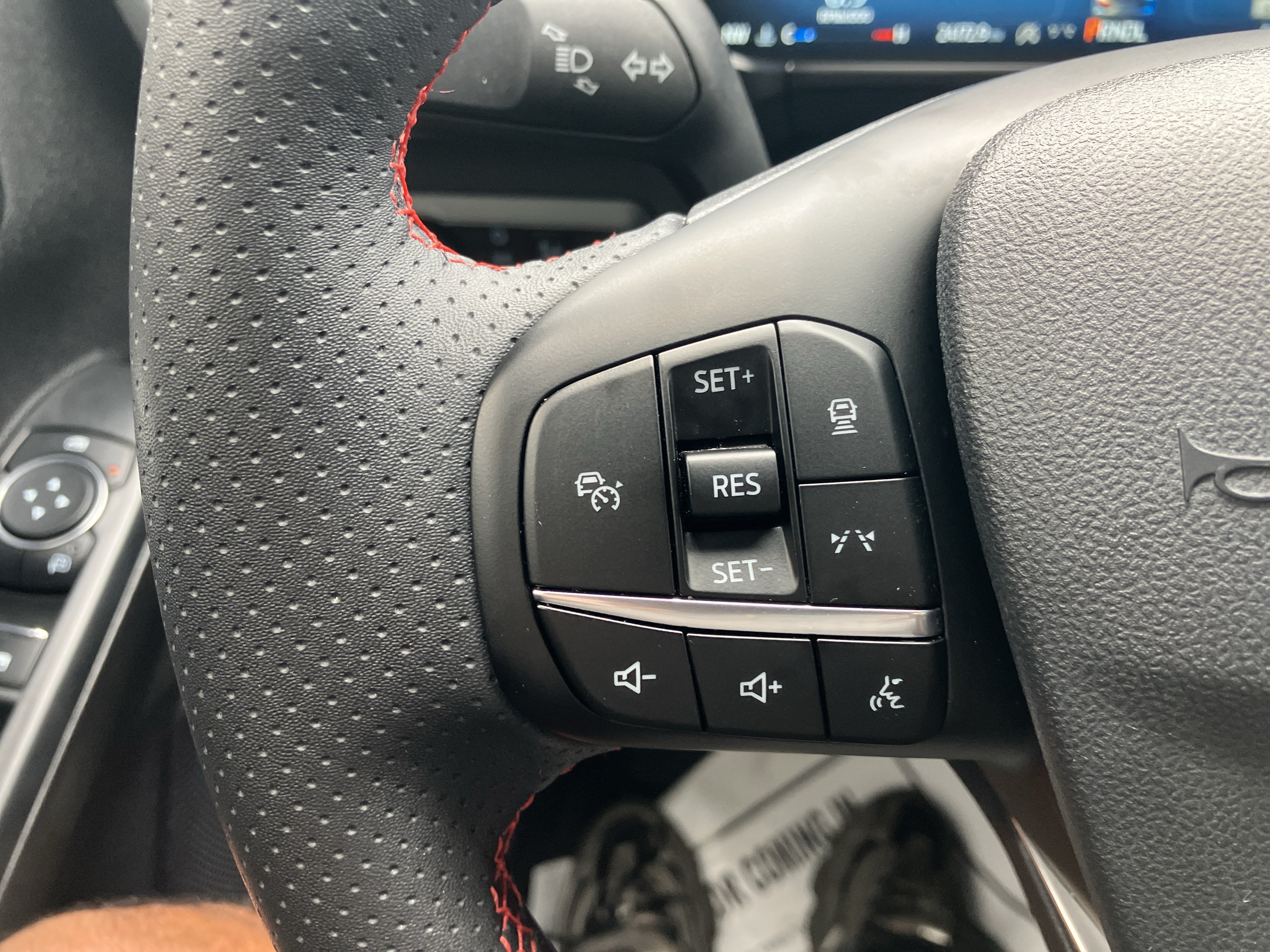 Certified 2024 Ford Escape ST-Line Elite w/ Premium Technology Package AWD/4WD image 25