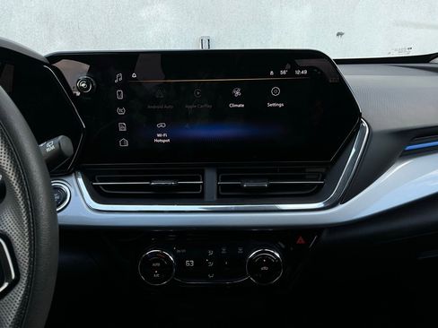 Used 2025 Chevrolet Trax LT image 24