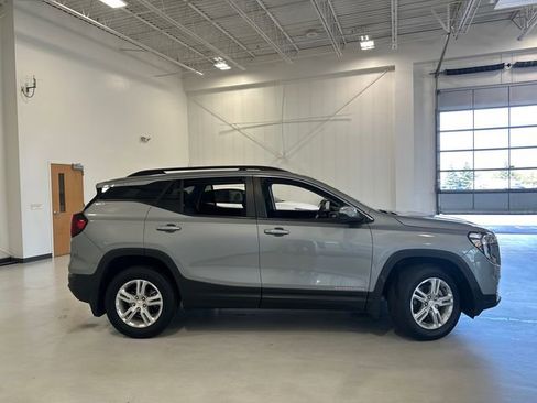 Used 2023 GMC Terrain SLE w/ Driver Convenience Package AWD/4WD image 8