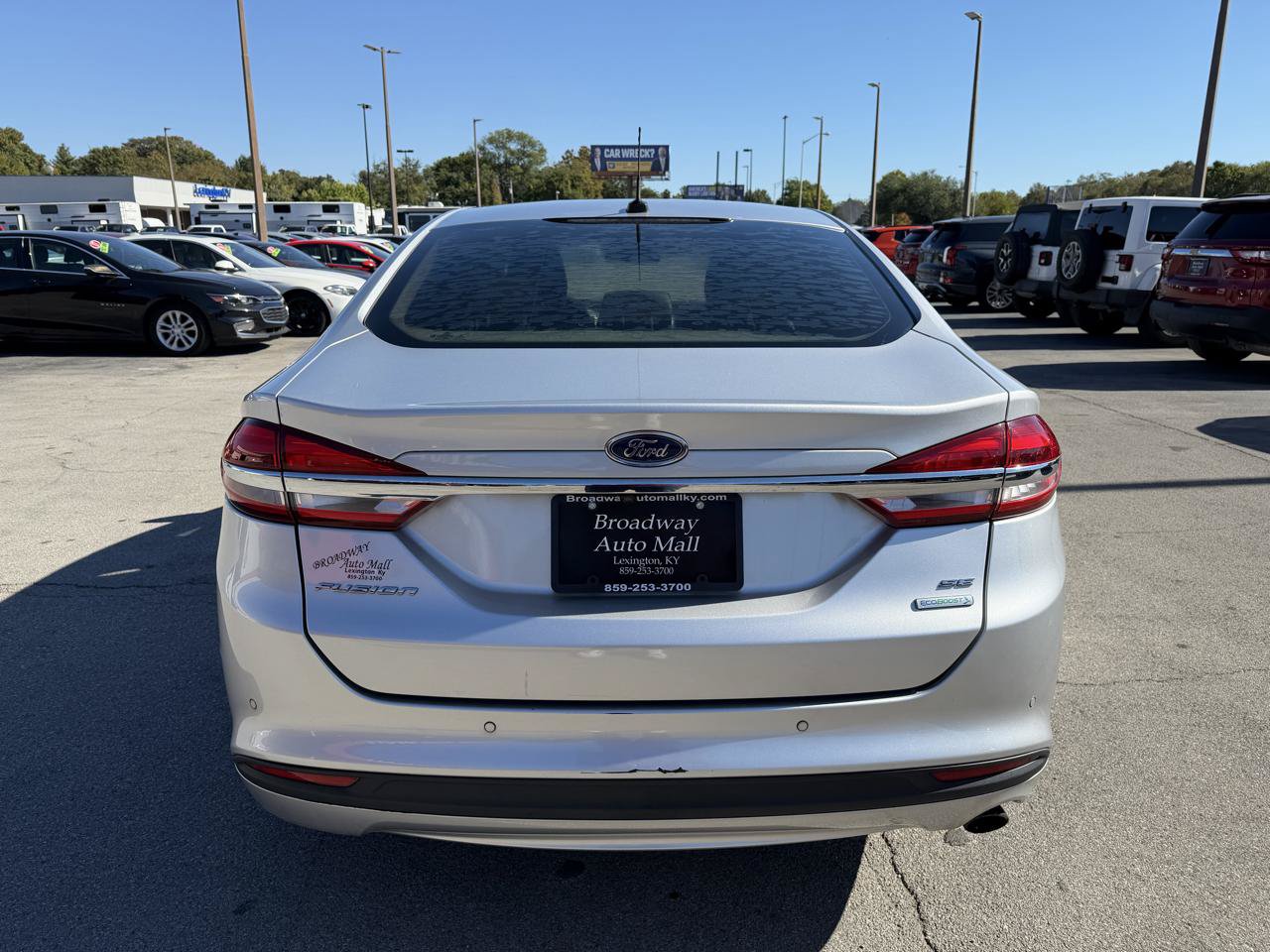 Used 2018 Ford Fusion SE FWD image 4