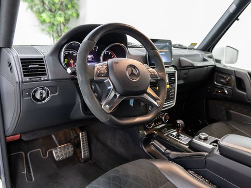 Used 2018 Mercedes-Benz G 550 Squared image 6
