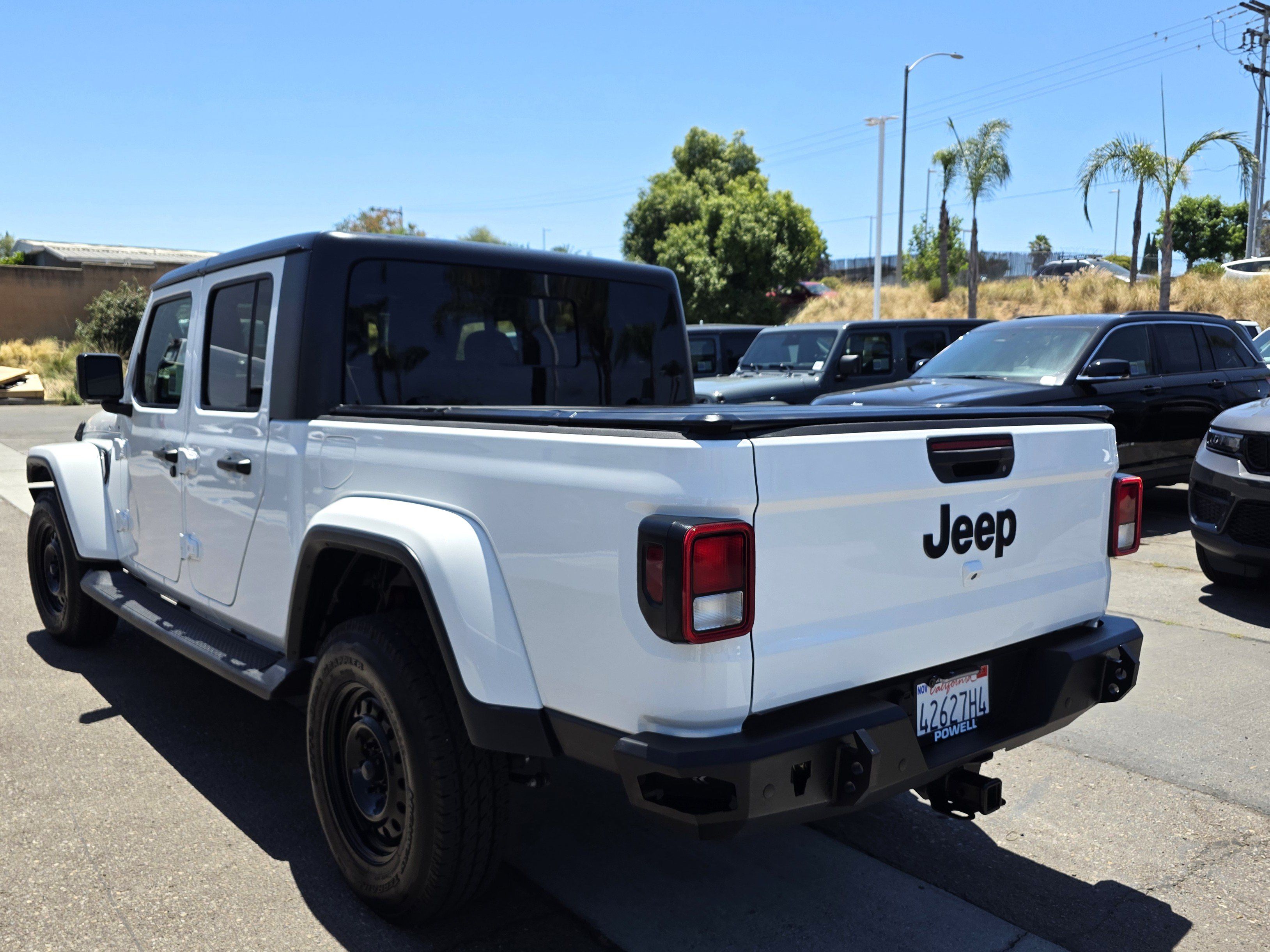 Certified 2021 Jeep Gladiator Sport AWD/4WD image 3