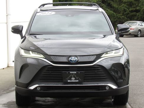 Certified 2024 Toyota Venza XLE AWD/4WD image 3