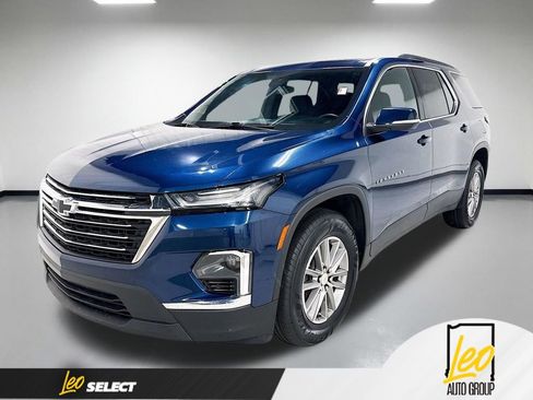 Used 2023 Chevrolet Traverse LT FWD image 1