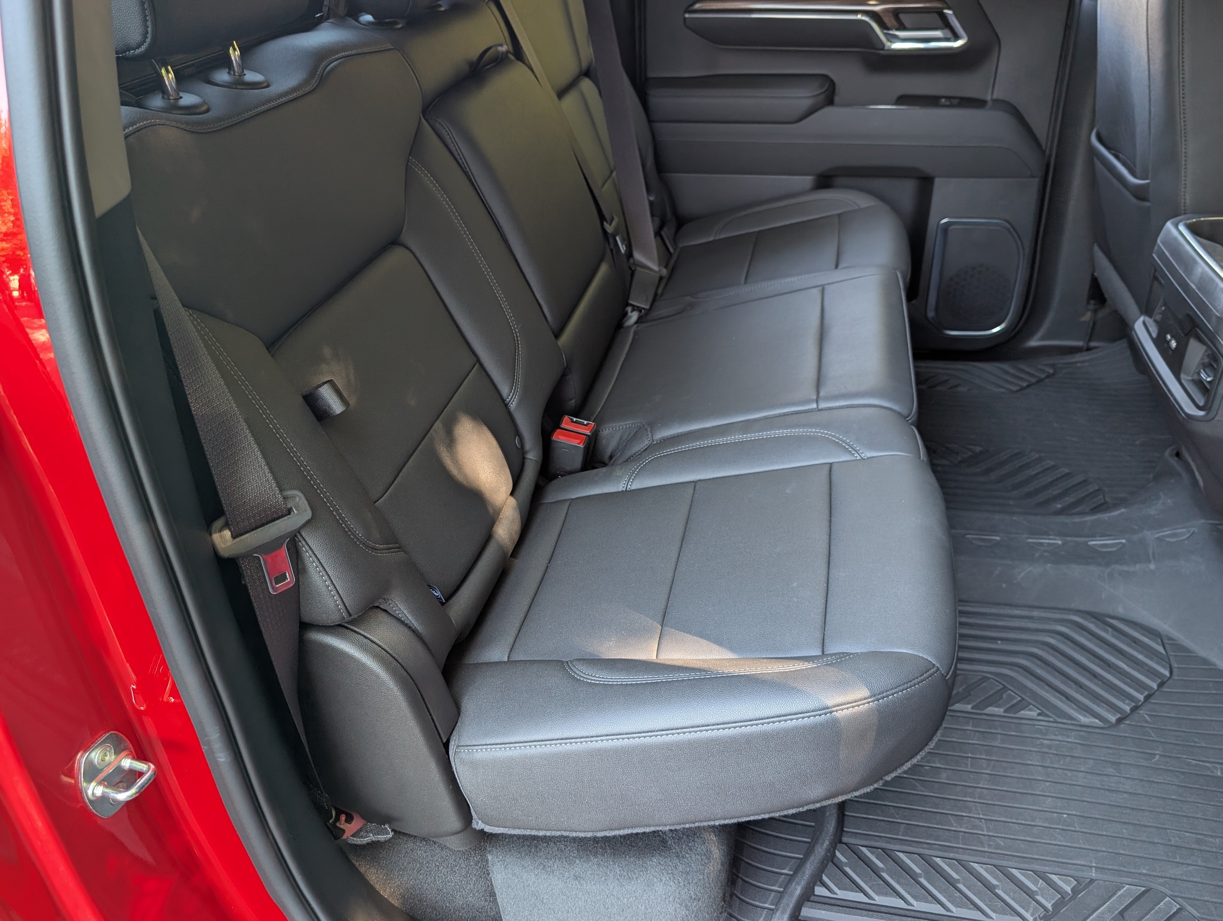 Used 2024 Chevrolet Silverado 1500 LT Trail Boss w/ LT Trail Boss Premium Package AWD/4WD image 19