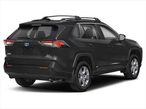 Used 2024 Toyota RAV4 XLE AWD/4WD image 2