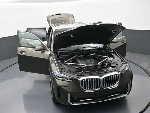 Used 2026 BMW X5 xDrive40i w/ Premium Package AWD/4WD image 38