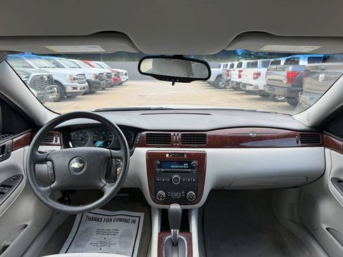 Used 2008 Chevrolet Impala LT FWD image 17