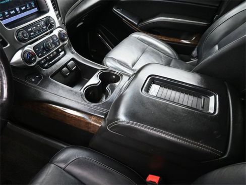 Used 2016 Chevrolet Suburban LT image 20