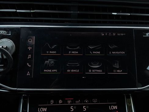 Used 2019 Audi Q8 Premium Plus w/ Premium Plus AWD/4WD image 38