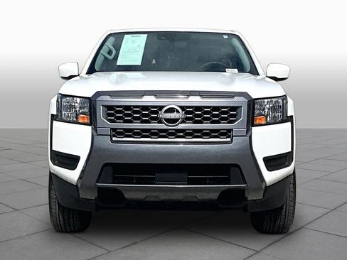 Certified 2025 Nissan Frontier SV RWD image 4
