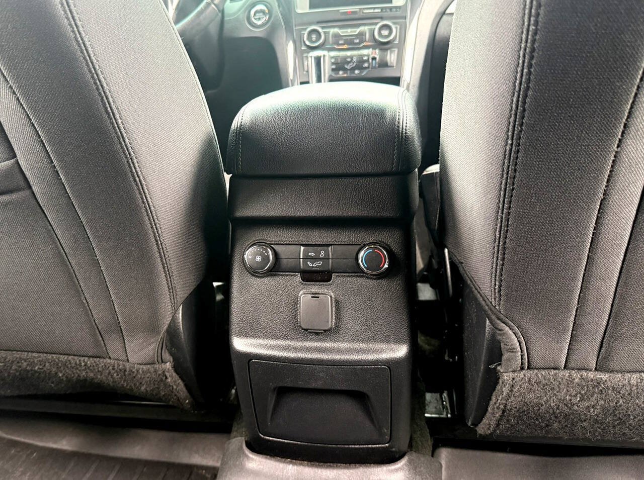 Used 2017 Ford Explorer XLT w/ Equipment Group 201A AWD/4WD image 25