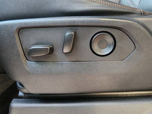 Used 2023 GMC Sierra 1500 AT4 image 17