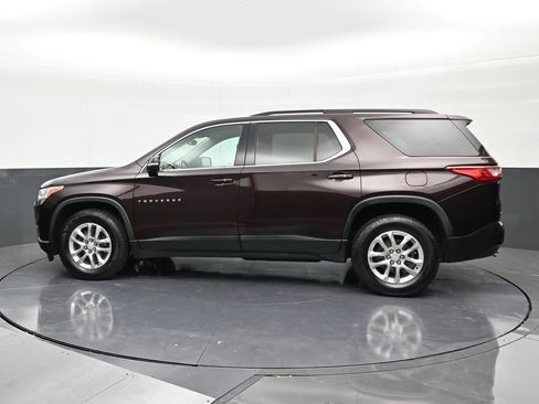 Used 2021 Chevrolet Traverse LT image 2