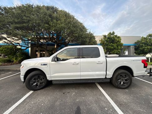 Used 2025 Ford F150 Lightning Flash AWD/4WD image 3