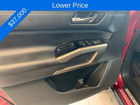 Used 2024 Nissan Pathfinder Platinum w/ Cargo Package AWD/4WD image 3