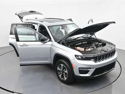 Used 2024 Jeep Grand Cherokee Limited 4xe AWD/4WD image 39