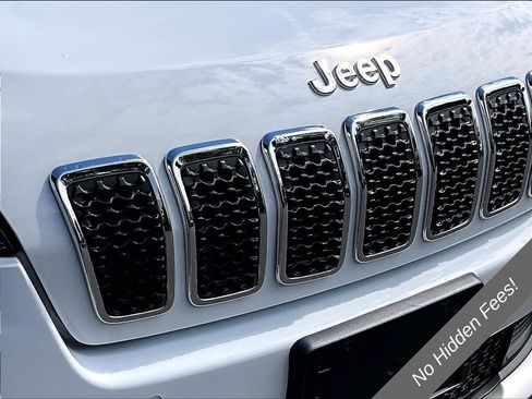 Used 2022 Jeep Cherokee Limited AWD/4WD image 23