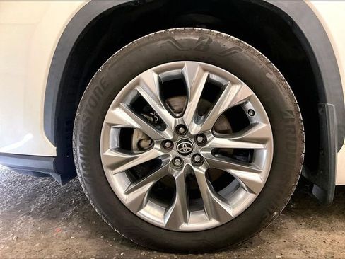 Used 2021 Toyota Highlander Limited AWD/4WD image 8