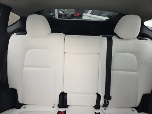 Used 2022 Tesla Model Y Performance image 31