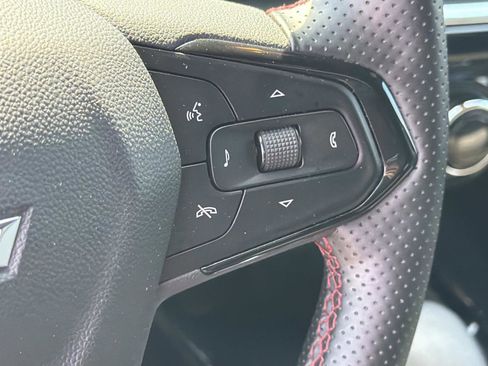 Certified 2025 Chevrolet Trax RS w/ Driver Confidence Package FWD image 14
