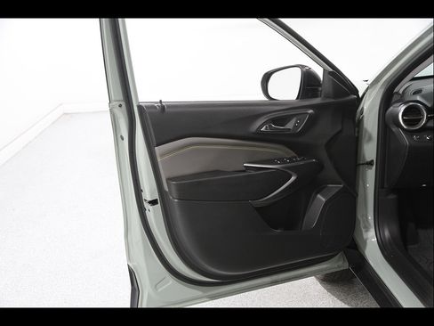 Certified 2024 Chevrolet Trax ACTIV FWD image 4
