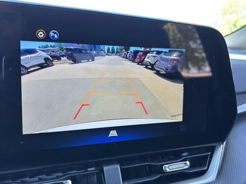 Used 2026 Chevrolet Equinox LT FWD image 13