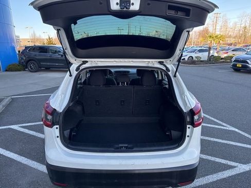 Used 2021 Nissan Rogue Sport S image 11