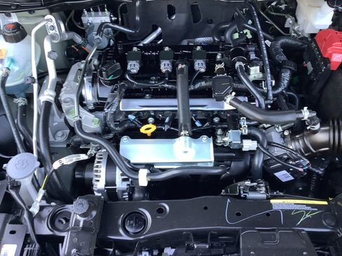 Used 2025 Nissan Versa S w/ Trunk Package image 9