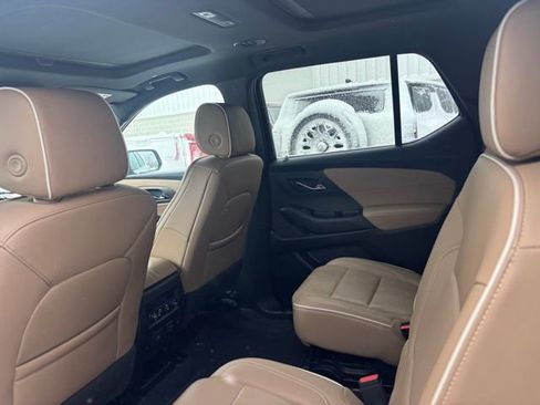Used 2023 Chevrolet Traverse Premier image 8