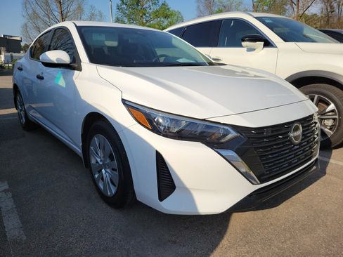 Used 2025 Nissan Sentra S image 1