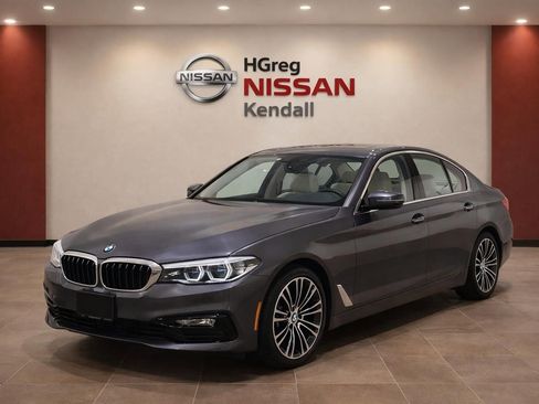 Used 2017 BMW 540i xDrive image 3