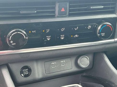 Used 2024 Nissan Rogue S AWD/4WD image 30